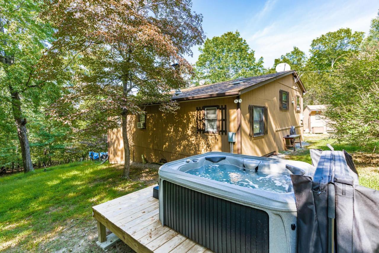 River Access Cabin With Hot Tub, Fire Pit, & Wifi! Morton Grove Exterior foto